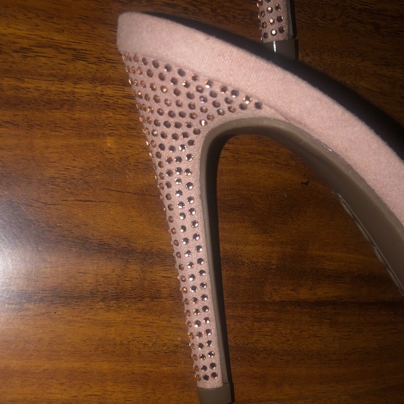 Bebe Slides - Picture 3 of 4